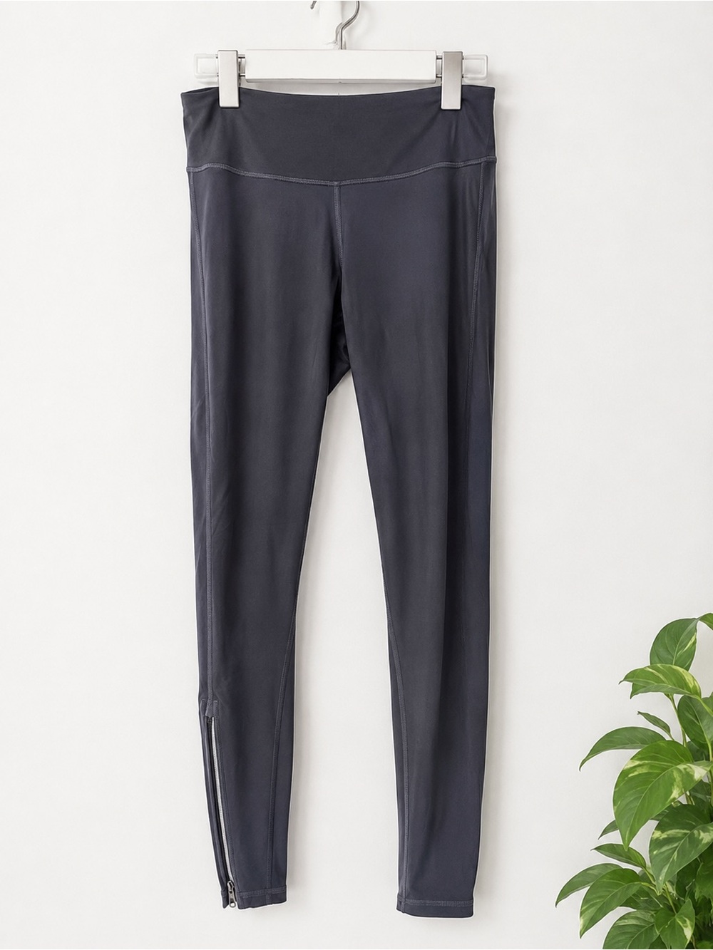 Victoria’s Secret Sport Gray High-Waisted Leggings Medium M